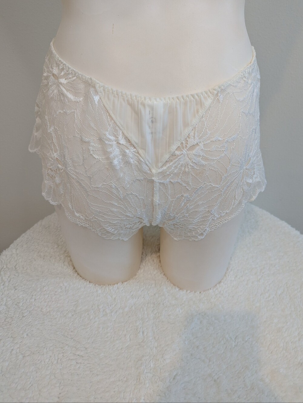 Simone Perele Bagatelle Ivory Lace Bra & Boyshort Set 36E / L NWT - Picture 11 of 12